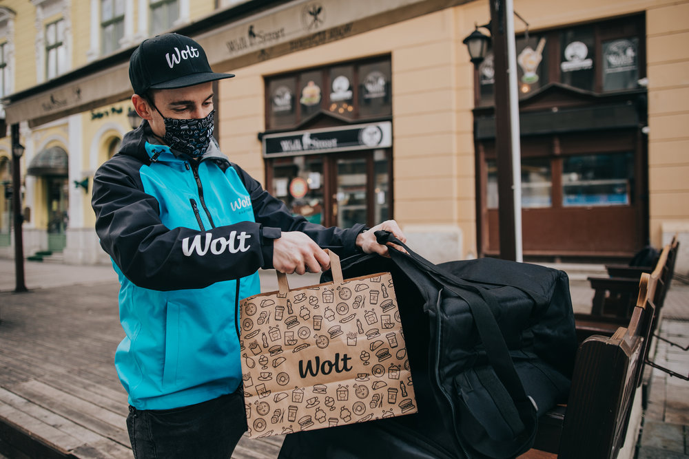 Wolt futár könyvelés