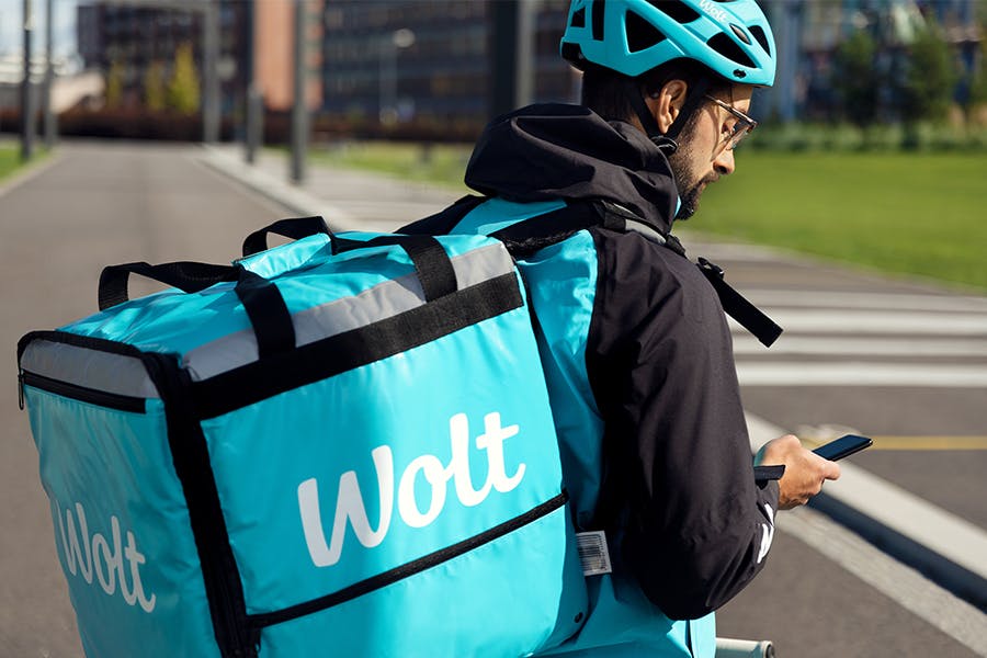 Wolt futár könyvelés